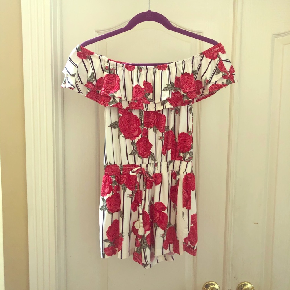 Off the shoulder floral romper / shorts